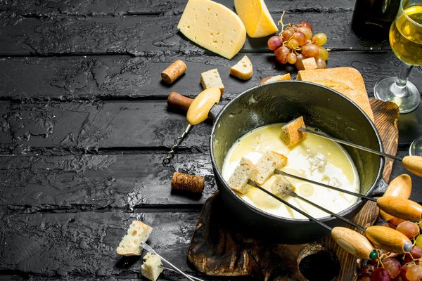 Comment choisir un service à fondue avec réglage de la flamme pour un contrôle parfait de la température ?